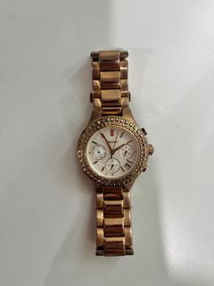 (Category: ) located in . Submitted by apparel.stilloved (Listing ID 1323945755, Image 1). Description: .