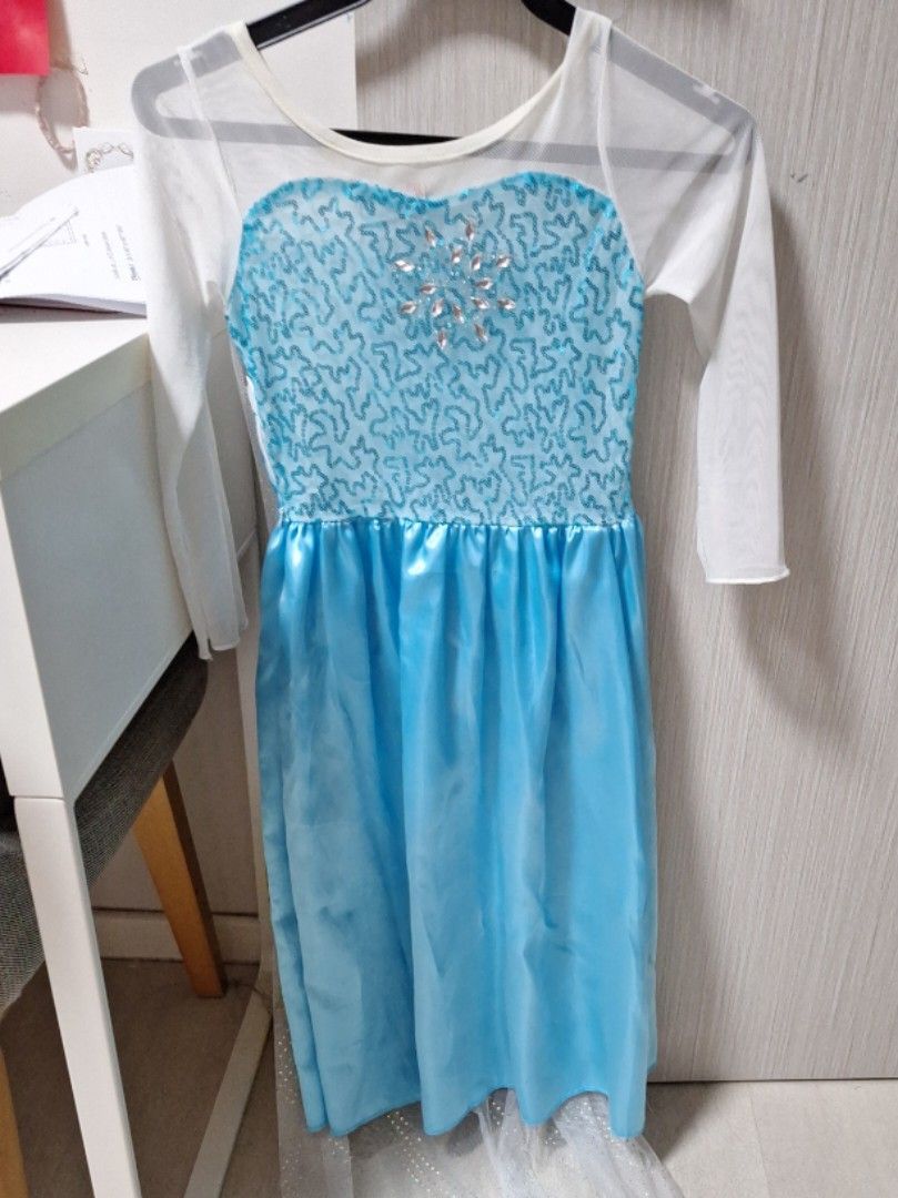 Elsa dress with train 2025