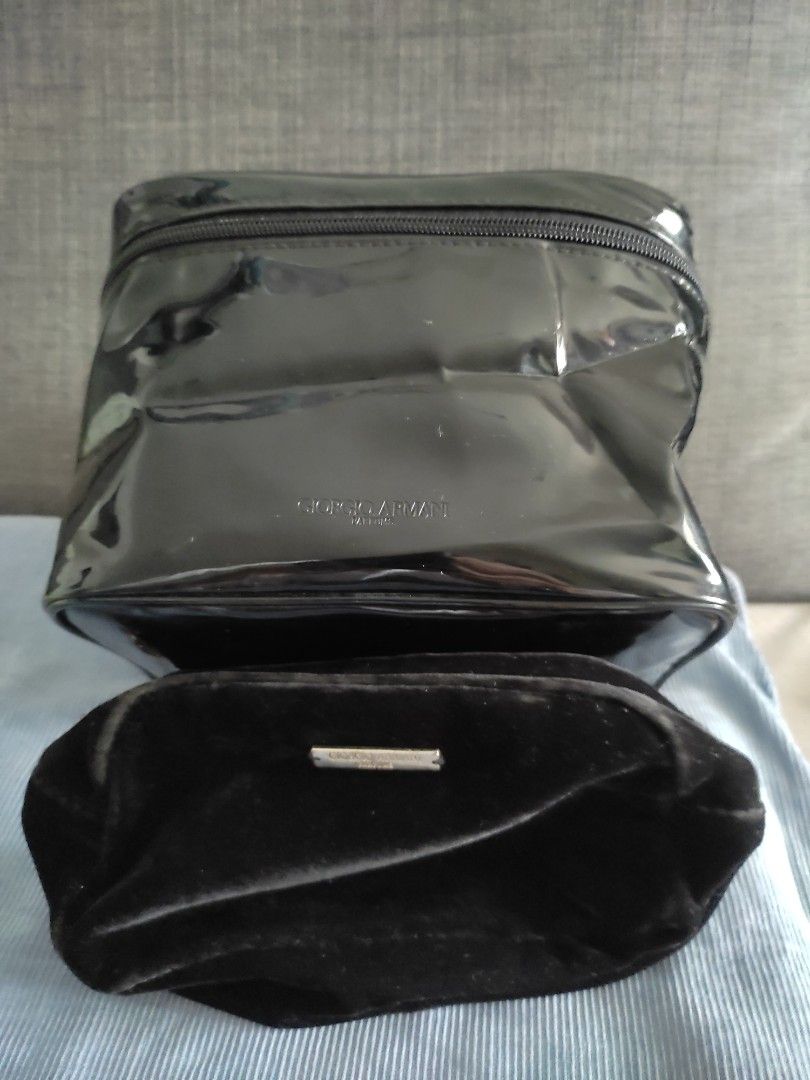 giorgio armani make up kit w/free pouch (Category: Tote Bags) located in Calamba. Submitted by merrymerida (Listing ID 1323894544, Image 1). Description: .