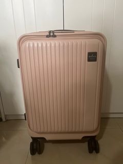 （分類：）位於 。 由 terlolira 提交（商品編號 1323887969，圖片 1）。簡介： 。