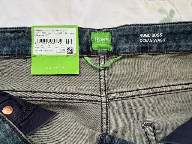 Boss jeans green label top