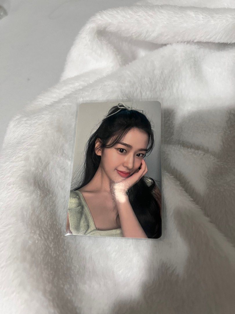 IVE YUJIN Dewytree Tinkerbell PC (Category: Designer & Blind Box Toys) located in Taguig. Submitted by levlover (Listing ID 1323827920, Image 1). Description: - for tingi!! - super steal. market price is around ₱650-₱700. originally bought this for ₱700 - prio payo, can do dop w nrdp - can send more photos & condi vid.
