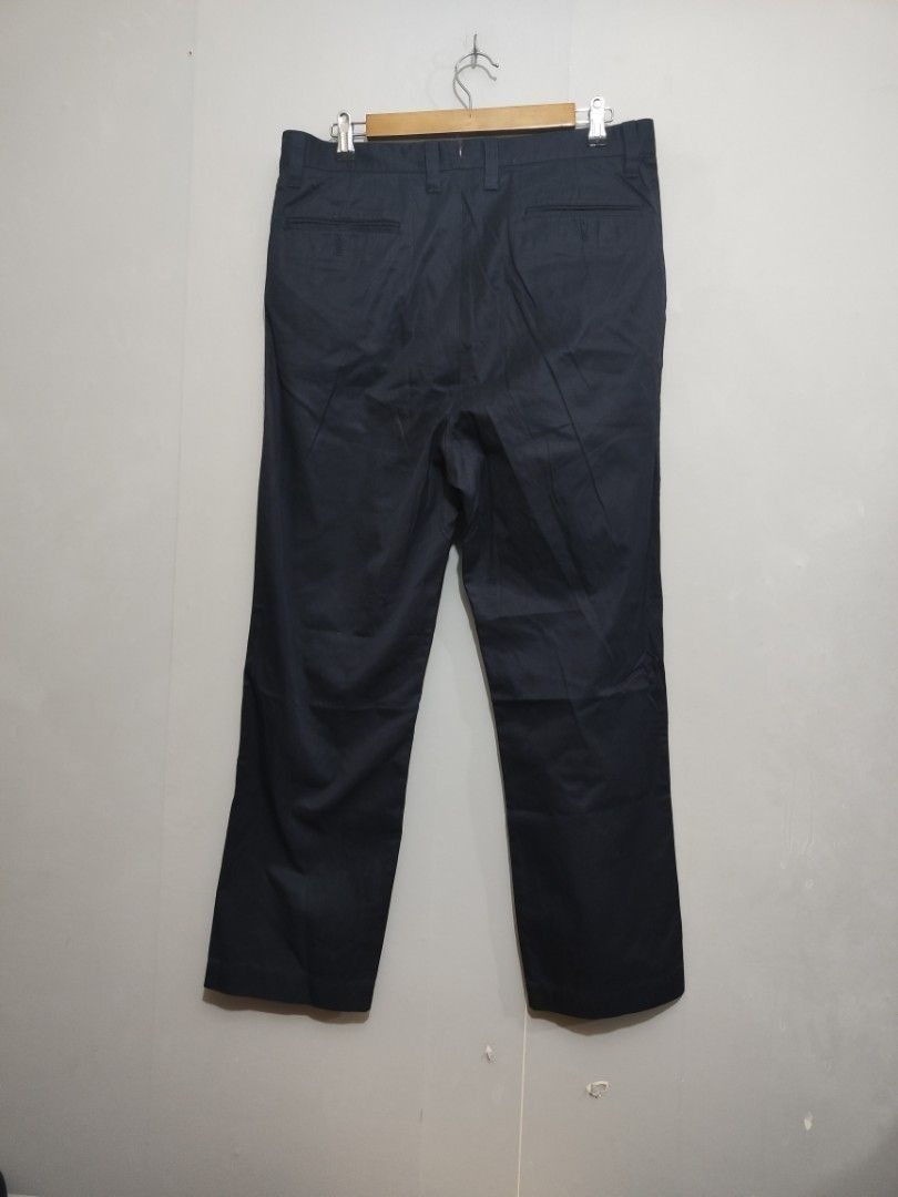 Junya Watanabe MAN COMME des GARCONS (Category: Trousers) located in Pasig City. Submitted by one.cop (Listing ID 1323989926, Image 2). Description: Junya Watanabe MAN COMME des GARCONS Size: M Measurement Length 40" Waist 16-17" Thigh 22" Inseam 27" Crotch 13" Leg Opening 8".