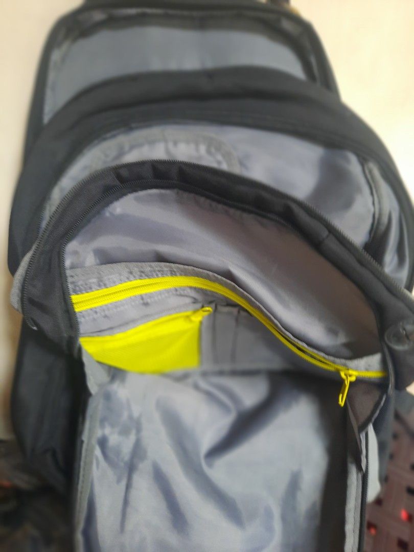 Laptop Backpack (Category: Backpacks) located in Manila. Submitted by analyn2222 (Listing ID 1323843487, Image 3). Description: Original Samsonite Laptop Bag can fit 15.6 laptop can carry overnight clothing has mesh bag for bottle water has many compartments.