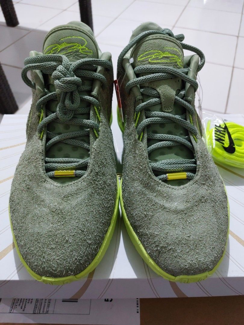 Lebron 21 (Category: Sneakers) located in Mariveles. Submitted by mcvon (Listing ID 1323931376, Image 1). Description: For sale!!! Lebron 21 " Cool Grey" Sz.9.5 Php 5,500 Lebron 21 "Algae" Sz.10 Php 4,950 ( Firm) below srp all brand new & original.