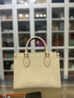 (Category: ) located in . Submitted by closetcompany (Listing ID 1323952847, Image 1). Description: .