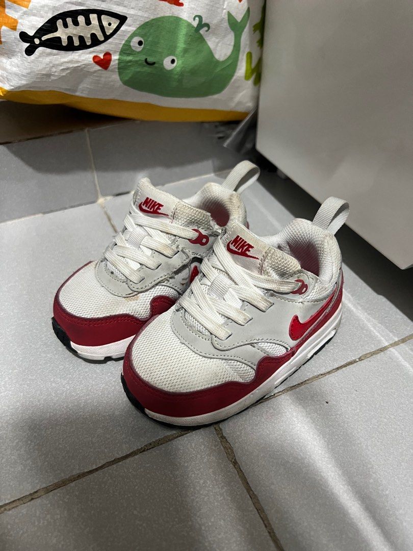 Nike size 6c top