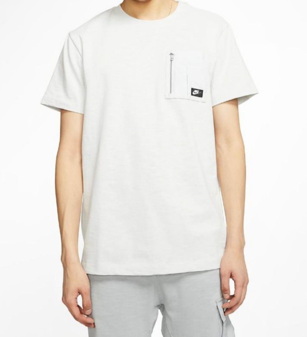 nike t shirt with zip pocket
