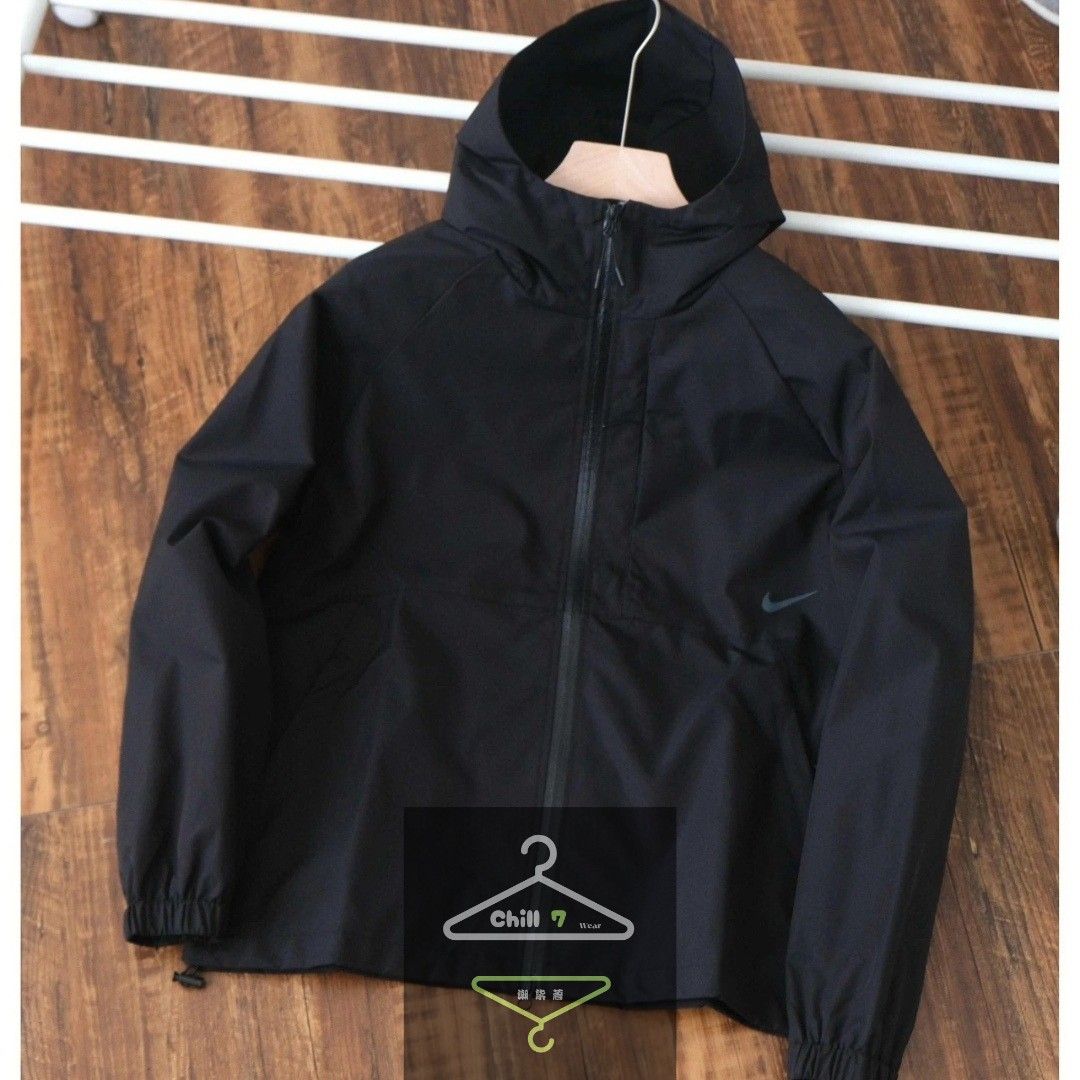 Nike thin sport jacket Carousell