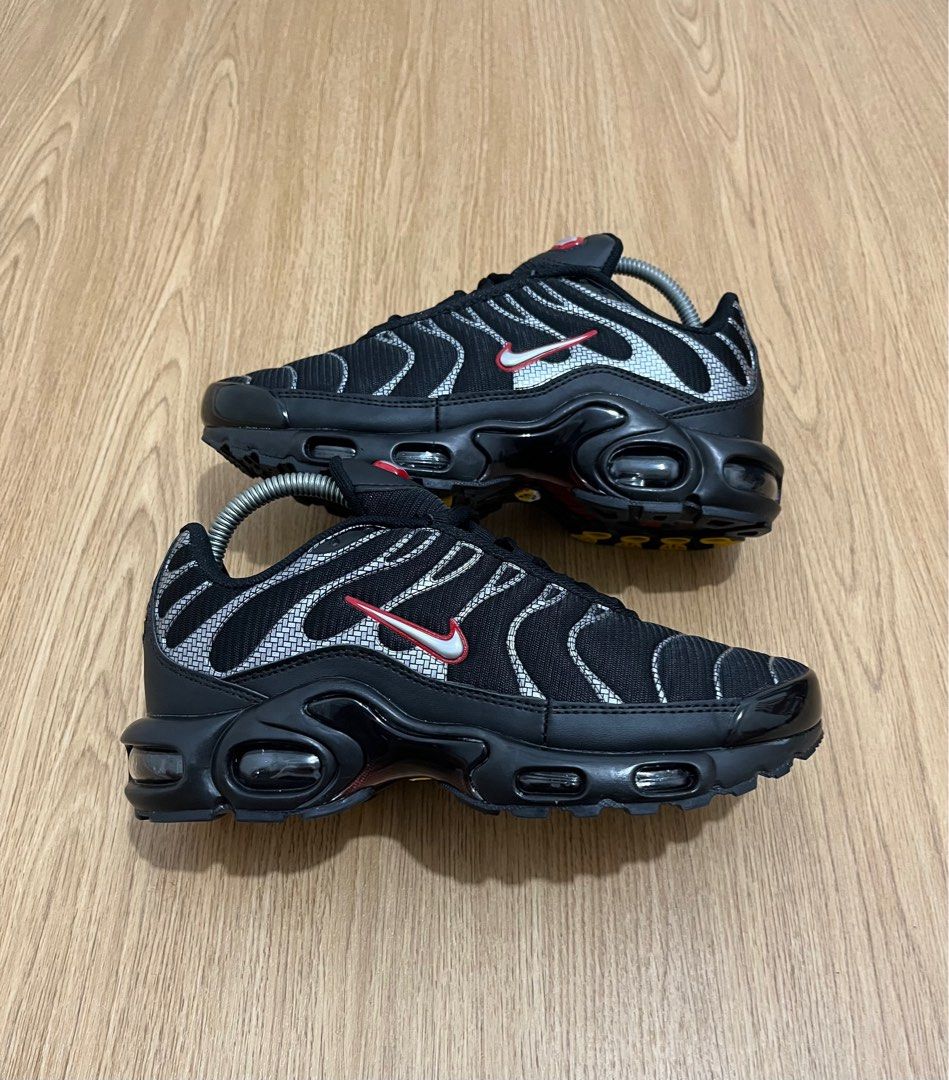 nike tn size 40 Fesyen Pria Sepatu Sneakers di Carousell