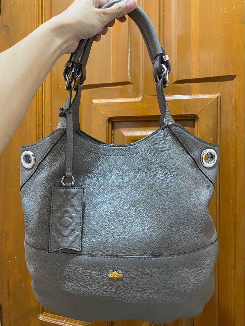 Oryany Convertible Hobo Shoulder Bag (Category: Luxury Bags & Wallets) located in Manila. Submitted by baggsy416 (Listing ID 1323991706, Image 1). Description: Original Oryany New York Good as new 13in x 12in.
