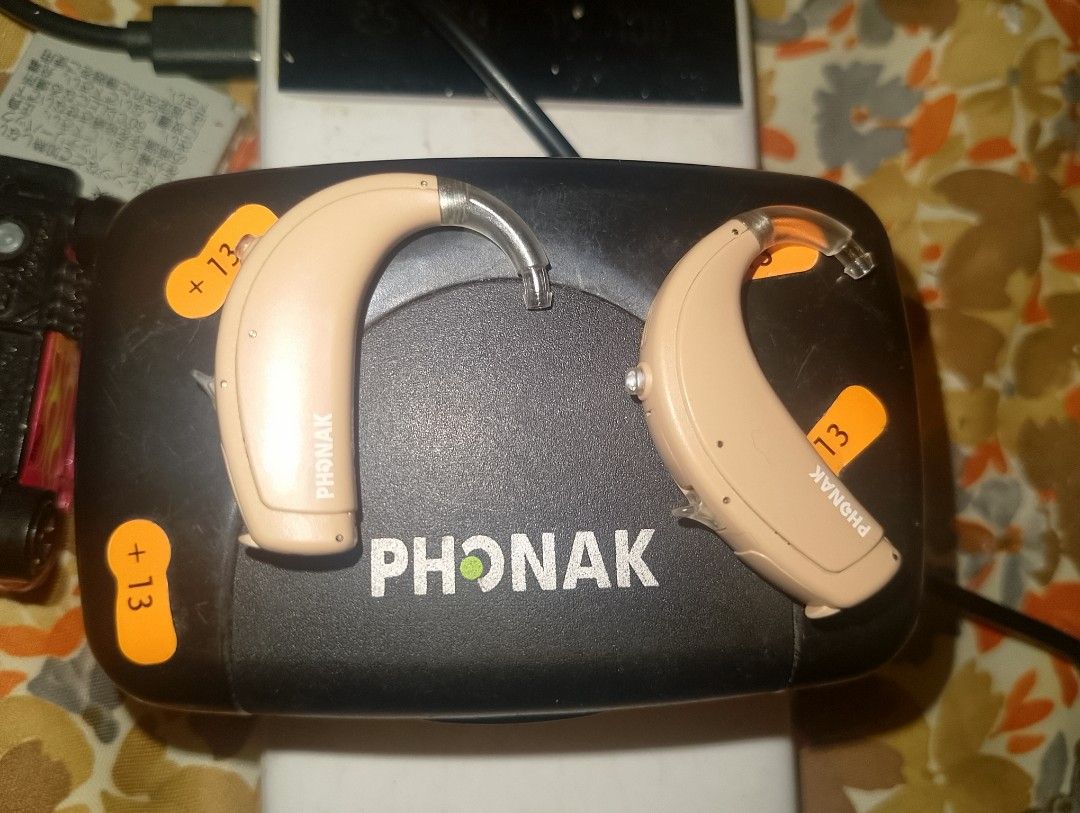 PHONAK Baseo Q5-SP (Category: Everything Else Others) located in Quezon City. Submitted by heartjunkyard (Listing ID 1324001960, Image 1). Description: Description PHONAK baseo q is the comprehensive entry-level bte family for mild to profound hearing losses, including seven hearing instrument models in three performance levels: the four-channel PHONAK baseo q15 with three models m, p and sp the three-channel PHONAK baseo q10 with two models m an