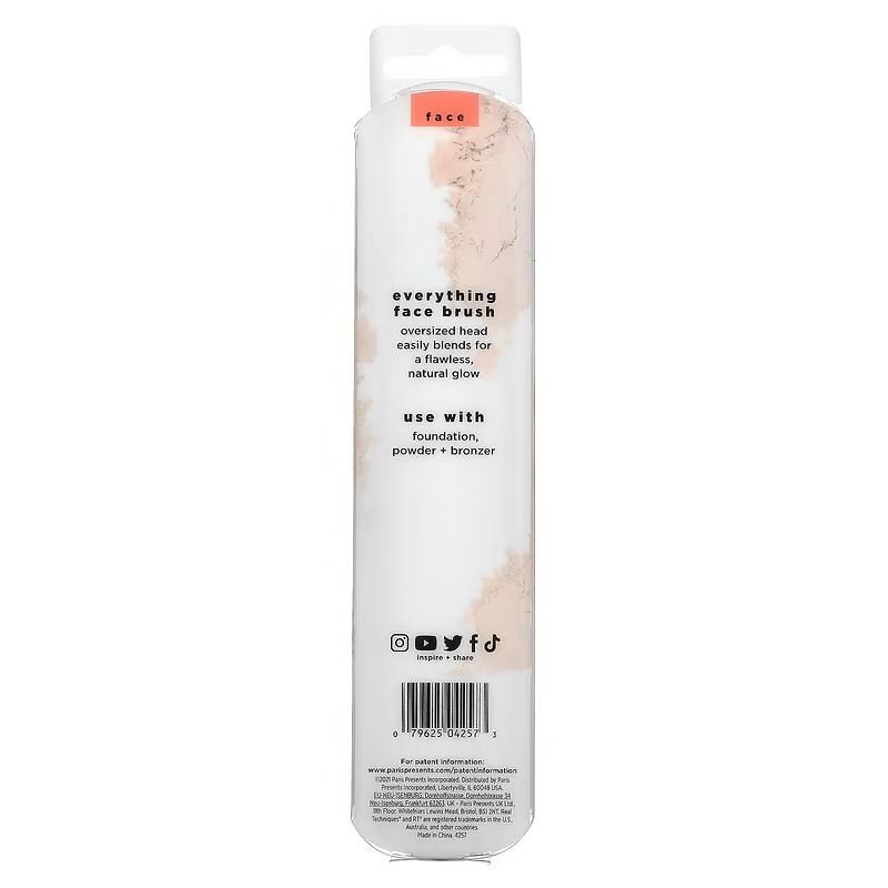 Real Techniques, Everything Face Brush, 1 Count (Category: Makeup) located in Las Pinas. Submitted by chicchateaumnl (Listing ID 1323918503, Image 3). Description: Description For Foundation + Powder + Bronzer Everything Face Brush Oversized head easily blends for a flawless, natural glow. Suggested use Use with foundation, powder + bronzer..