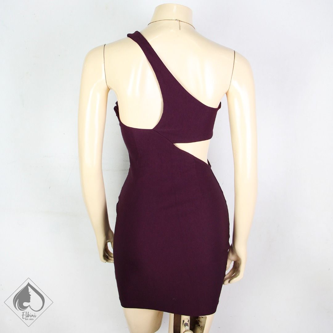 Sexy cut-out dress (Category: Dresses) located in Los Banos. Submitted by binijini (Listing ID 1323842559, Image 2). Description: Cutesy, sexy cut-out wine dress Body-fit and super sexy ng cuts, ganda pang-OOTD! Stretchy fabric Actual size when laid-flat: XS-Small | B-28-30" W-26" L-29".