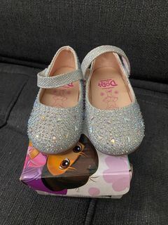 (Category: ) located in . Submitted by eliab_closet (Listing ID 1323893221, Image 1). Description: .