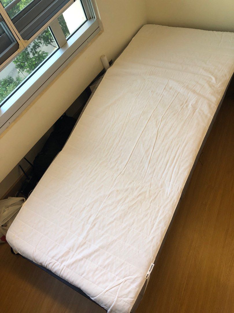 Sofa Bed (Category: Bed Frames & Mattresses) located in Singapore. Submitted by kimpteoradactyl (Listing ID 1323926514, Image 2). Description: .