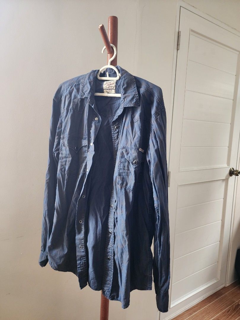 US Brand Long Sleeve Shirt (Category: Coats, Jackets and Outerwear) located in Pateros City. Submitted by localmisfit (Listing ID 1323909943, Image 2). Description: never used retails for around 70usd.