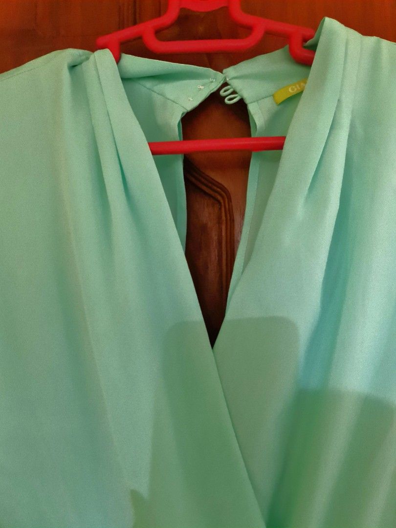 Very classy mint green jumpsuit from the US. (Category: Jumpsuits) located in Caloocan City. Submitted by cpbebs (Listing ID 1323902983, Image 3). Description: Classy mint green jumpsuit with sosyal back design. Message me for inquiries..