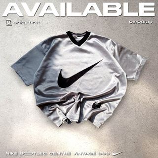 Aa748 nike store