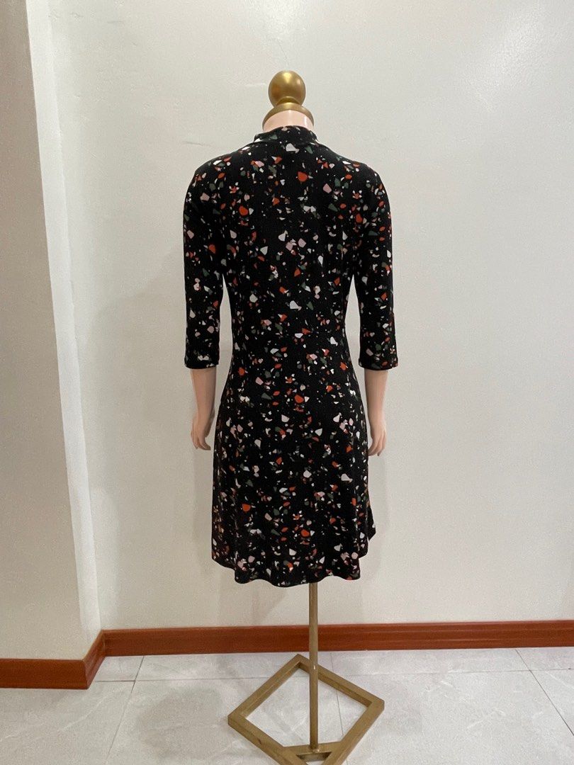 Warehouse satin flippy mock neck dress (Category: Dresses) located in Makati City. Submitted by december1st (Listing ID 1323972640, Image 3). Description: .