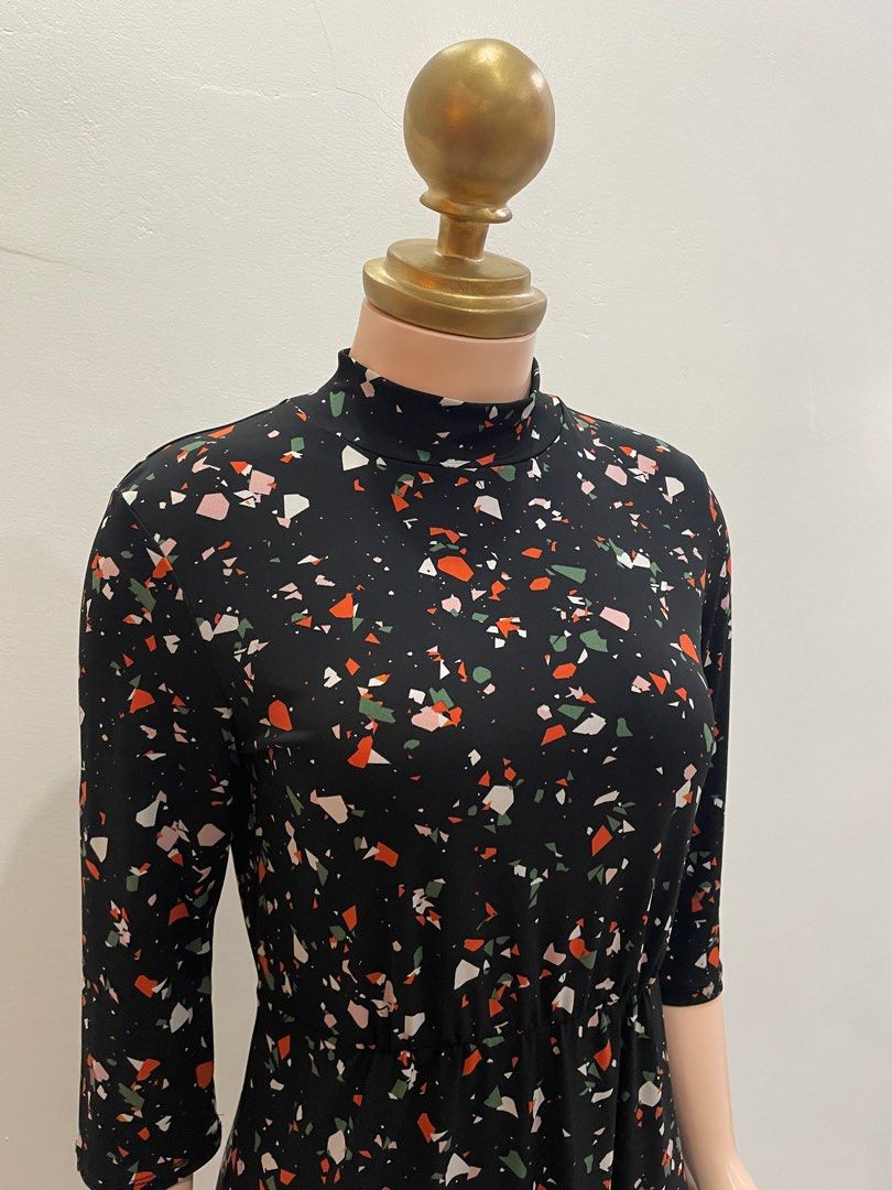 Warehouse satin flippy mock neck dress (Category: Dresses) located in Makati City. Submitted by december1st (Listing ID 1323972640, Image 2). Description: .
