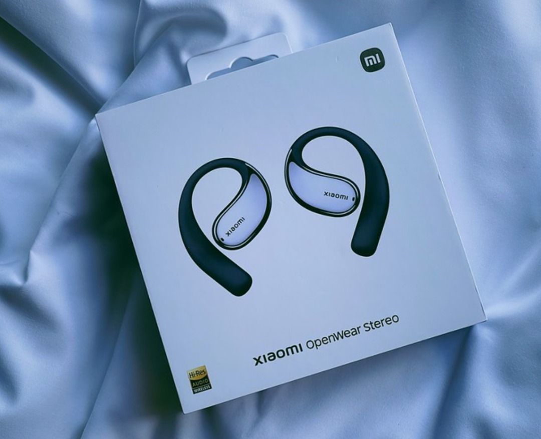 Xiaomi Openwear Stereo (Category: Earphones) located in Makati City. Submitted by bloggerrific (Listing ID 1323843856, Image 1). Description: Xiaomi Openwear Stereo. Open only for review. Charging Time: Less than. 2 hours Earbuds Battery Life: Approx. 7.5 h (ANC off) Wireless Connectivity: Bluetooth 5.3 Weight: 9.5g(earbud)/ 88.4g(total) Earbuds Size: 43.9*47.1*16.6mm Charging box size: 106.1*55.9*26.1mm Charging Port: Type-C Bluetooth range: 10m