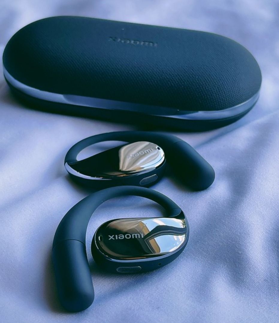 Xiaomi Openwear Stereo (Category: Earphones) located in Makati City. Submitted by bloggerrific (Listing ID 1323843856, Image 3). Description: Xiaomi Openwear Stereo. Open only for review. Charging Time: Less than. 2 hours Earbuds Battery Life: Approx. 7.5 h (ANC off) Wireless Connectivity: Bluetooth 5.3 Weight: 9.5g(earbud)/ 88.4g(total) Earbuds Size: 43.9*47.1*16.6mm Charging box size: 106.1*55.9*26.1mm Charging Port: Type-C Bluetooth range: 10m