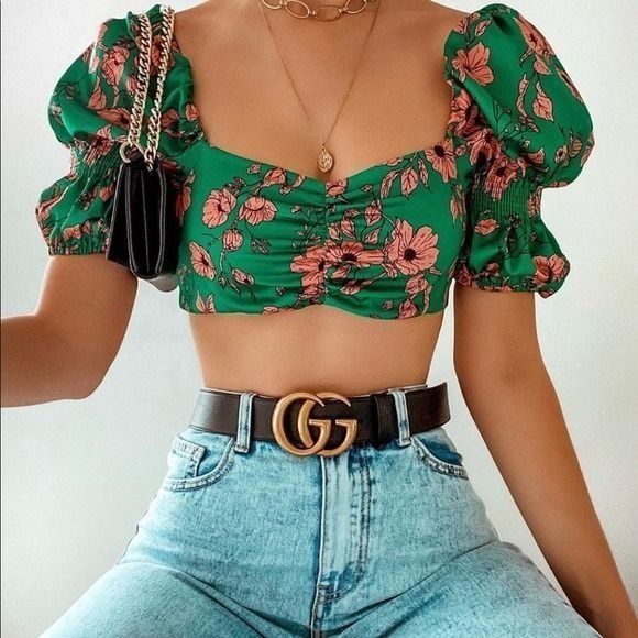 Zara floral puff sleeve cropped top (Category: Others Tops) located in Manila. Submitted by lifewithmazel (Listing ID 1323852814, Image 1). Description: Authentic Size on tag: xs Condition: good Photos worn by model are only for when worn reference, no other ww if nothing else posted rfs: too many clothes Shipping: J&T, Grab or Lalamove only MOP: Gcash/bdo (ask me na lang if you want another bank) Note: please limit your expectations, these are n
