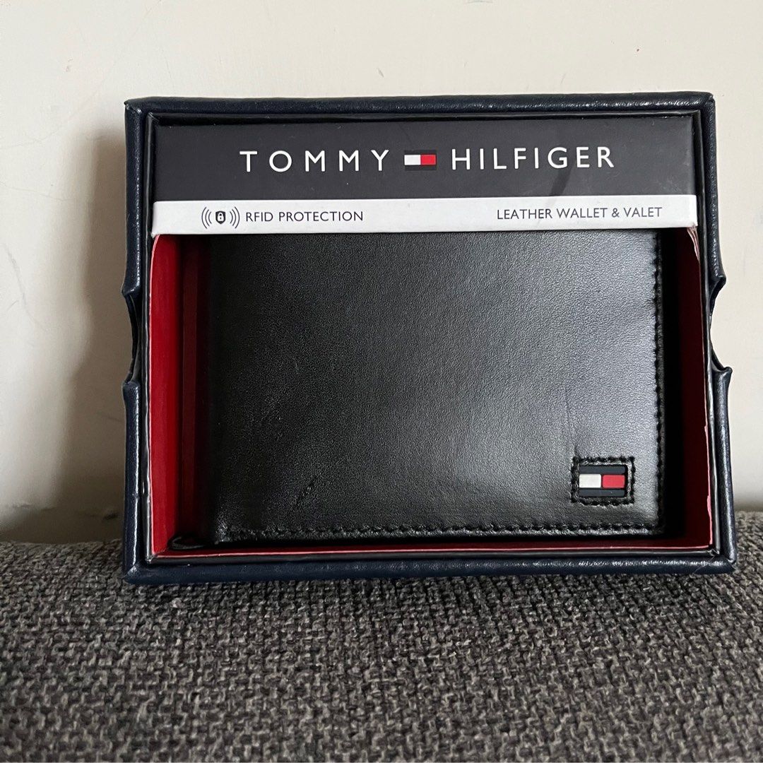 Defect Tommy Hilfiger Black Leather Wallet for Men