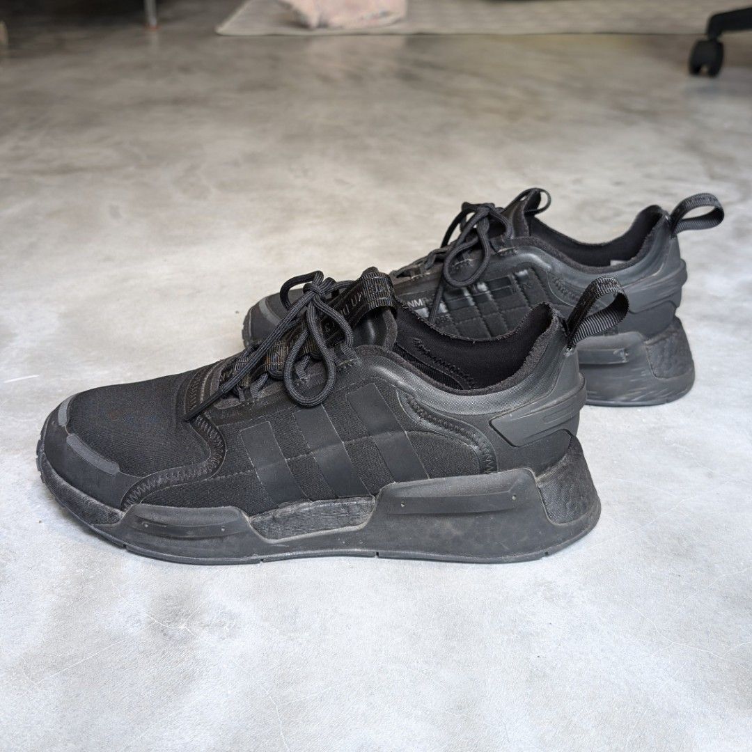 US8 UK7. 5 26cm Adidas NMD V3 Triple black