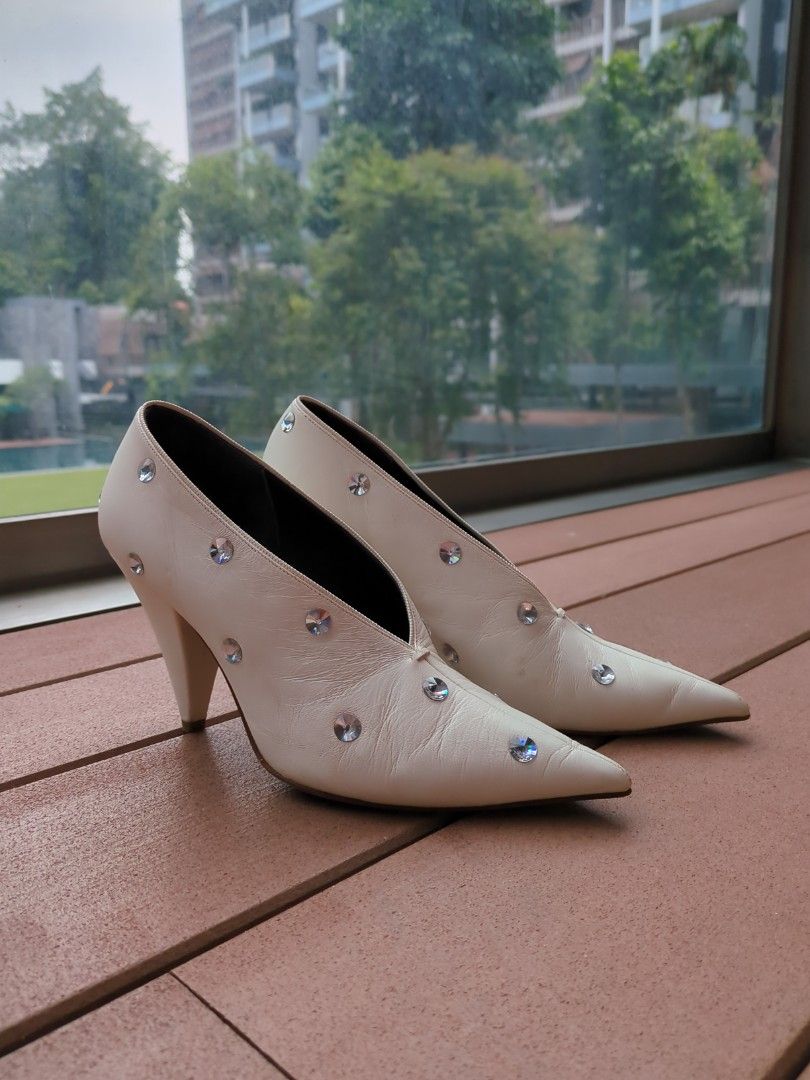 Authentic Celine soft v neck white leather heels