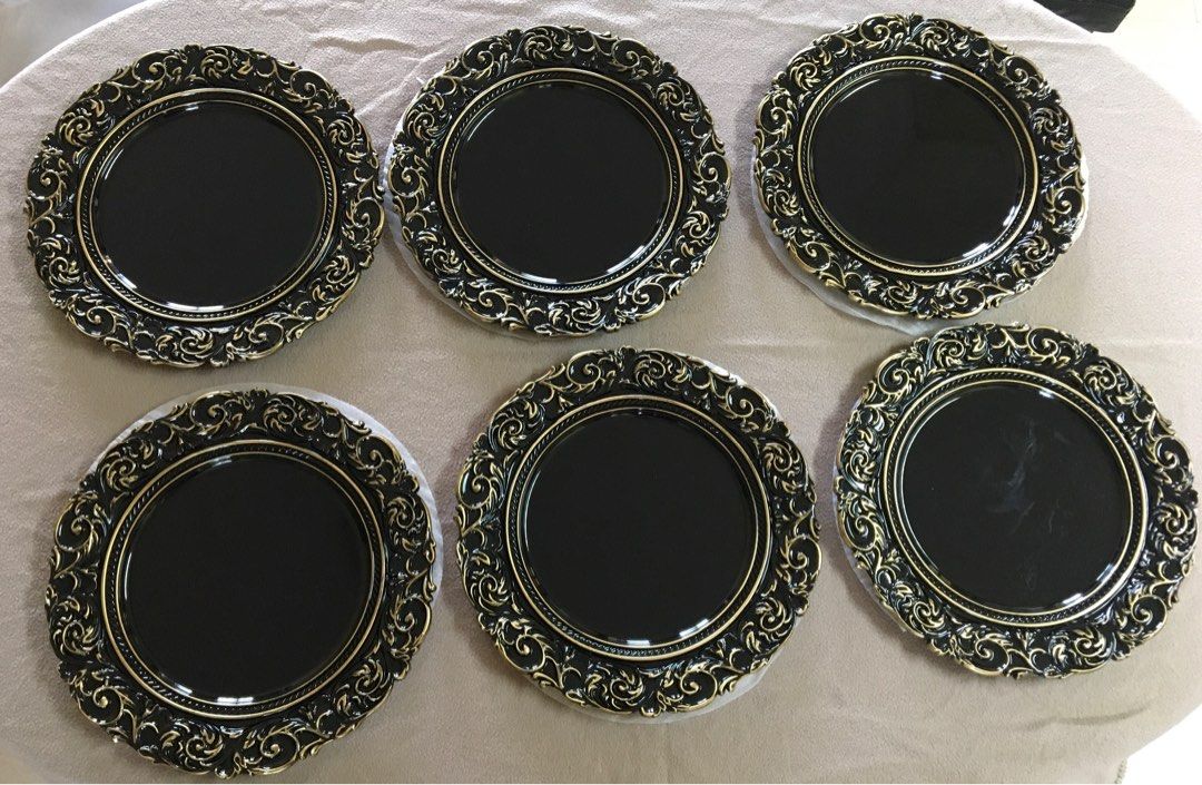 Black Charger Plates (Category: Dinnerware & Cutlery) located in San Fernando. Submitted by mommygem (Listing ID 1324097086, Image 1). Description: Php 230 per piece 6 pcs available.