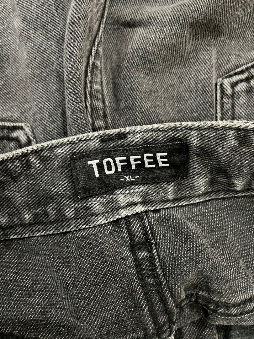 Black Oversized Jeans Loose Fit (Category: Jeans) located in Paranaque City. Submitted by pdc10 (Listing ID 1324063938, Image 3). Description: .