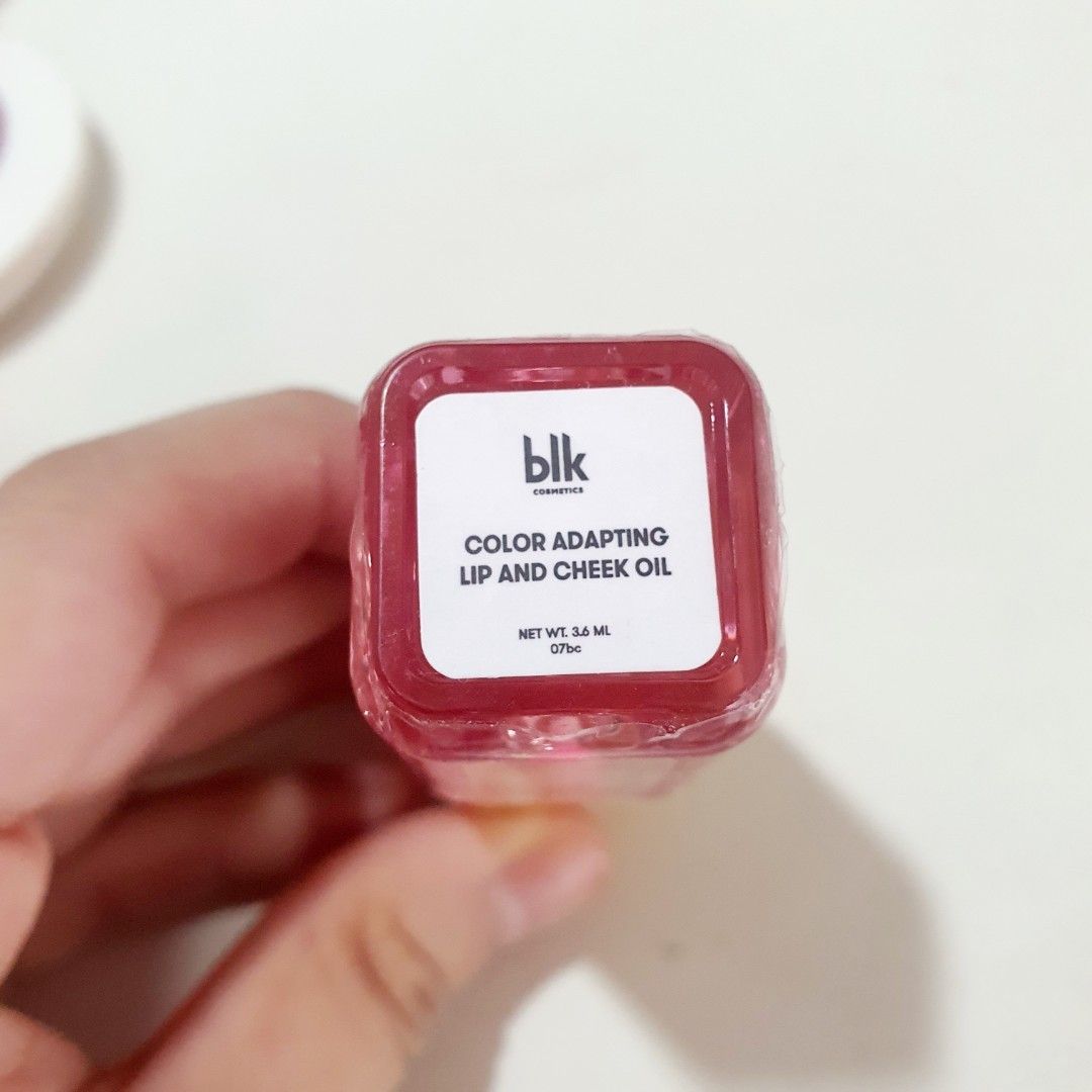 BLK color adapting lip & cheek oil (Category: Makeup) located in Bacoor. Submitted by Gamitnianne (Listing ID 1324020748, Image 2). Description: There's always discounts + freebies if you buy more than one item in my shop😊💖.