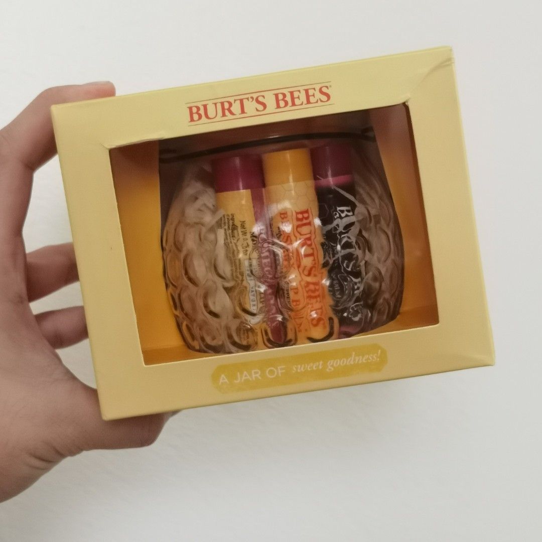 burt bees gift set (Category: Makeup) located in Paranaque City. Submitted by colormeredph (Listing ID 1324069032, Image 3). Description: .