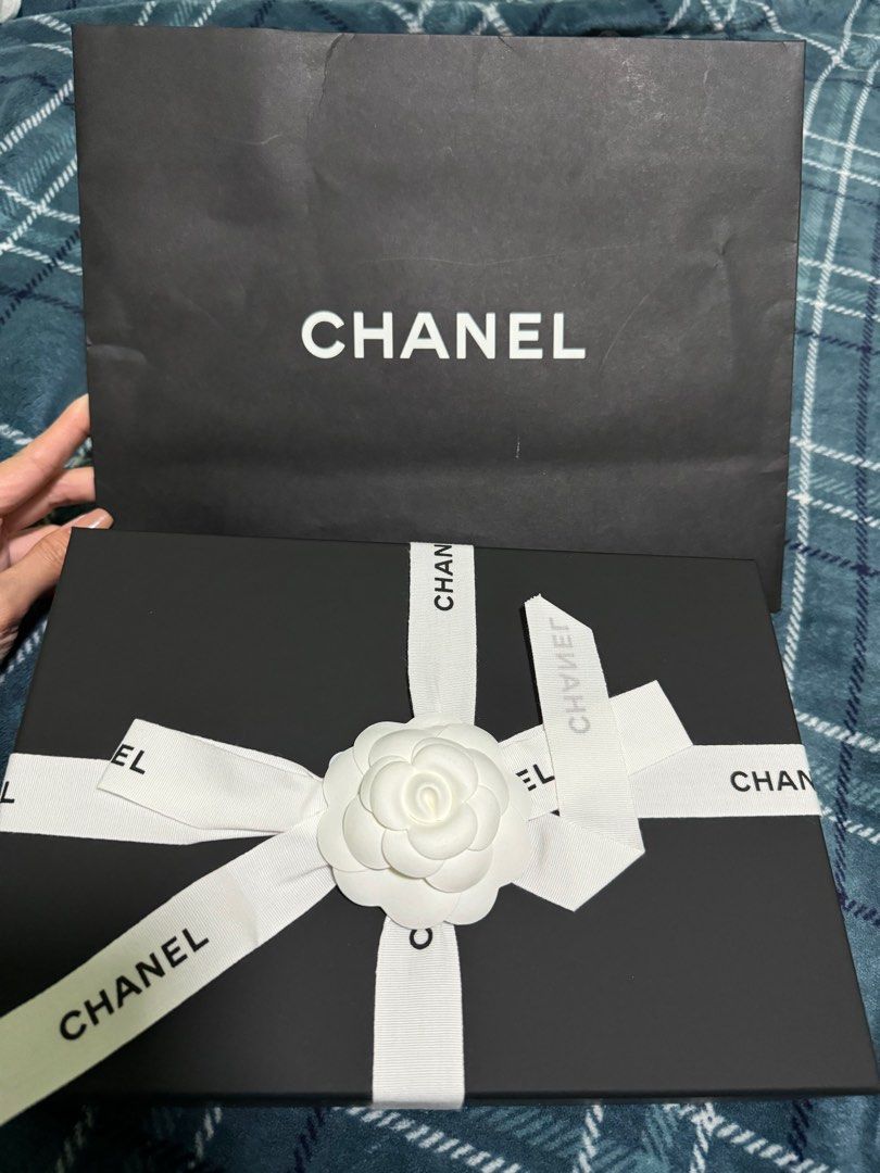 Chanel WOC Caviar GHW (Category: Luxury Bags & Wallets) located in Bulacan. Submitted by mal29 (Listing ID 1324087781, Image 1). Description: Like new Chanel Wallet on Chain GHW Caviar Microchipped Complete inclusions August 30, 2024 purchased in Osaka Additional photos can be sent upon request Guaranteed authentic *I am not affiliated with any brands, the brand is exclusively owned by Chanel..
