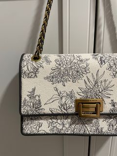 (Category: ) located in . Submitted by preloved_nsf (Listing ID 1324123705, Image 1). Description: .