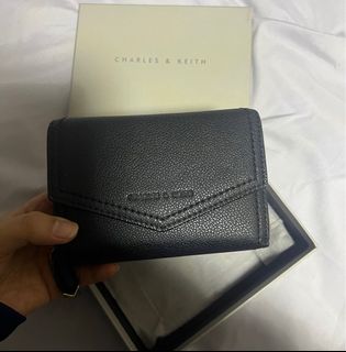 (Category: ) located in . Submitted by amou.shop (Listing ID 1324143391, Image 1). Description: .
