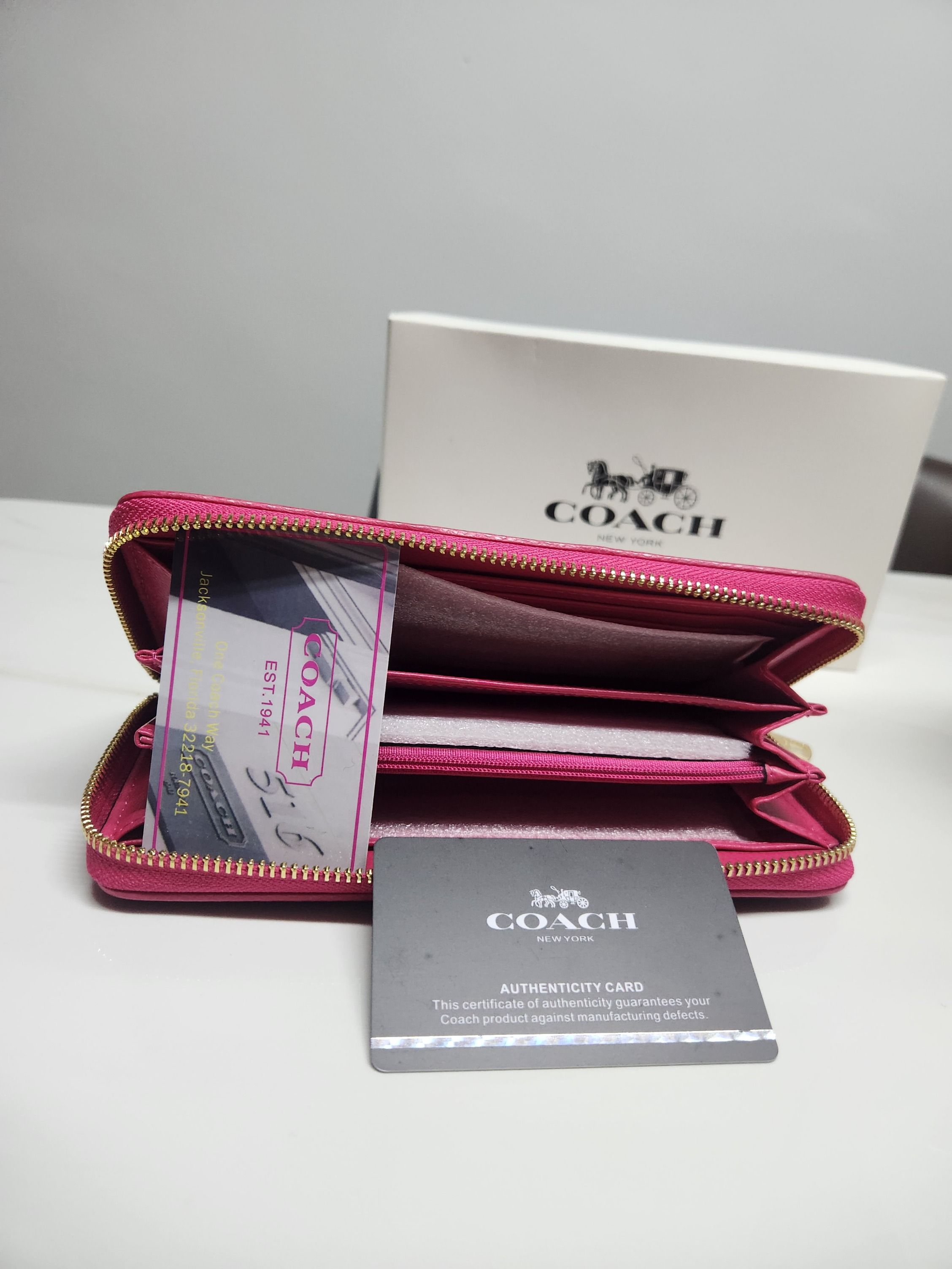 Coach fuchsia wallet new arrivals