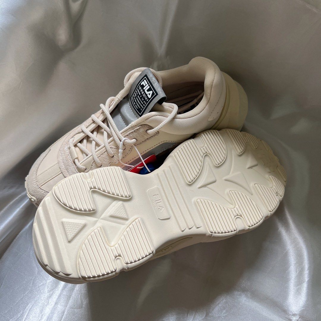 BNIB FILA SMASHER BEIGE SNEAKER US 6.5