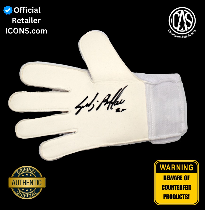 Gianluigi Buffon Signed Puma Goalkeeper Glove, Hobbies Toys