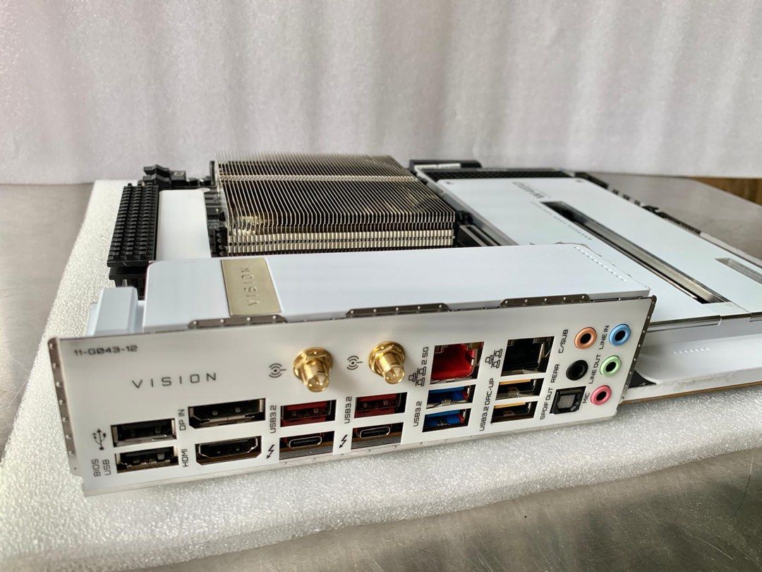 Gigabyte W480 Vision D Intel i9-10900KF CPU Bundle