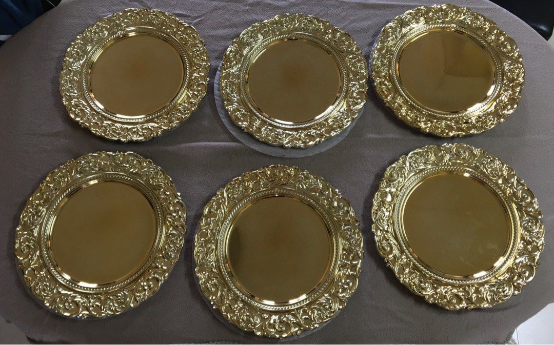 Gold Charger Plates (Category: Dinnerware & Cutlery) located in San Fernando. Submitted by mommygem (Listing ID 1324097269, Image 1). Description: Php 230 per piece 6 pcs available.