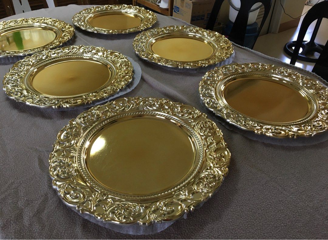 Gold Charger Plates (Category: Dinnerware & Cutlery) located in San Fernando. Submitted by mommygem (Listing ID 1324097269, Image 2). Description: Php 230 per piece 6 pcs available.