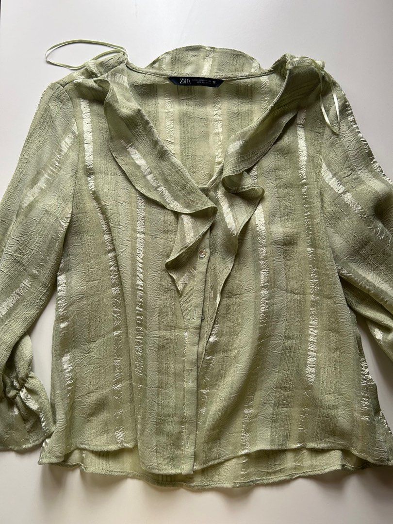 Green Zara Long Sleeve Top (Category: Longsleeves) located in Cavite. Submitted by adiore (Listing ID 1324034492, Image 1). Description: .