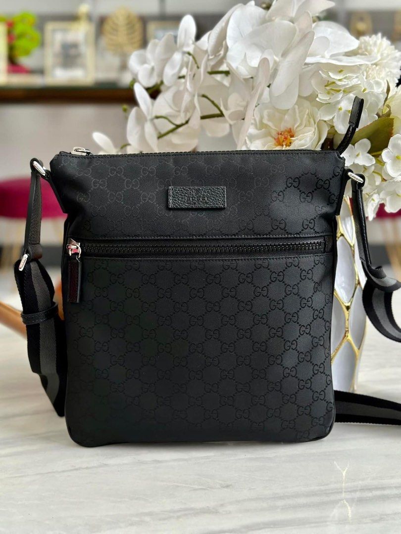 Gucci man bag strap sales