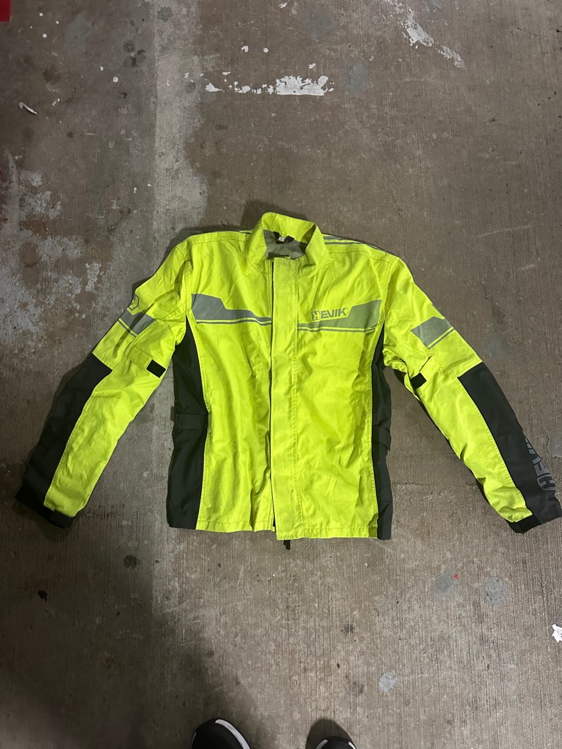 Hevik Raincoat Top Only Size L Motorcycles Motorcycle Apparel on Carousell