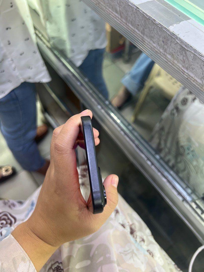 IPHONE 15 PLUS (Category: iPhone 15 Series) located in San Juan City. Submitted by dokiee2001 (Listing ID 1324115621, Image 3). Description: RFS: [BUY AND SELL] RUSH!! OPEN FOR SWAP/SELLING: IPHONE IPHONE 15 128 SEE PIC MAY DENTS PO AND PARANG MAY MOIST YUNG SA GILID DAHIL SA HARD CASE NA GAMIT. ALL GOODS PERFORMANCE MATATAKPAN NAMAN NG CASE AT DINA MAKIKITA. ✅OPENLINE ANY SIM ✅NO HIDDEN ISSUE ✅NEVER BEEN REPAIRED ✅CAN RESET ANYTIME ✅TEST TO SAWA
