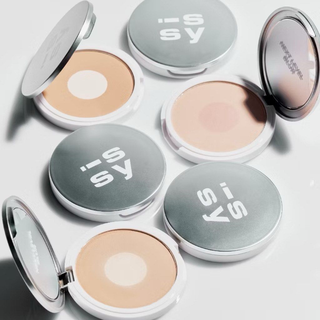 ISSY True Flex Perfecting Powder (Category: Makeup) located in Angono. Submitted by daygcutie (Listing ID 1324107990, Image 1). Description: Selling my ISSY True Flex Perfecting Powder in the shade Medium/Tan bought at One Ayala Mall ✨ Used twice and super minimal lang kase sabi ni ateng sales lady yan daw shade ko pero turns out hindi haha pinilit ko talaga bumili kase super hype siya sa Tiktok and I want to have one pero ayern benta ko nalang �