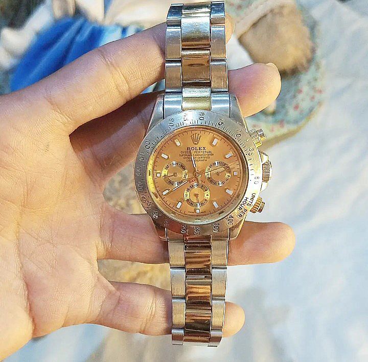 Jam tangan Rolex daytona